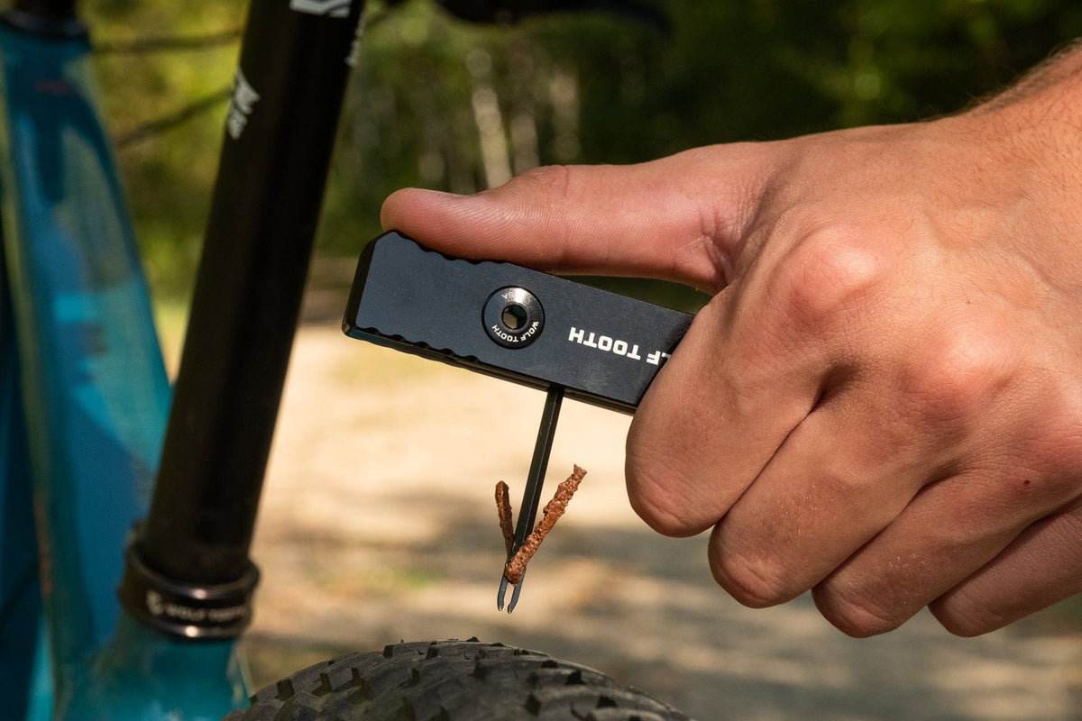 Wolf Tooth 8 - Bit Chainbreaker + Utility Knife Multi - Tool