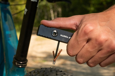 Wolf Tooth 8 - Bit Chainbreaker + Utility Knife Multi - Tool